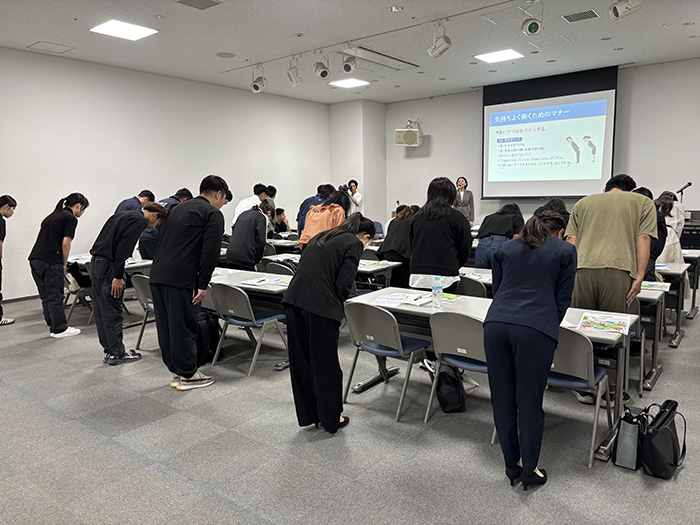令和8年度外国人社員向けビジネス研修　１回目 研修の様子