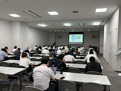 令和8年度　第１回外国人材活躍セミナー&個別相談会 研修の様子